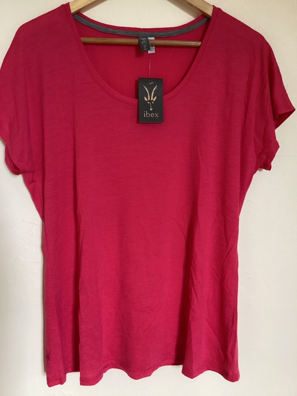 NWT Ibex XL Short Sleeve Sol Tee Shirt Merino Wool Azalea Hot Pink Athletic